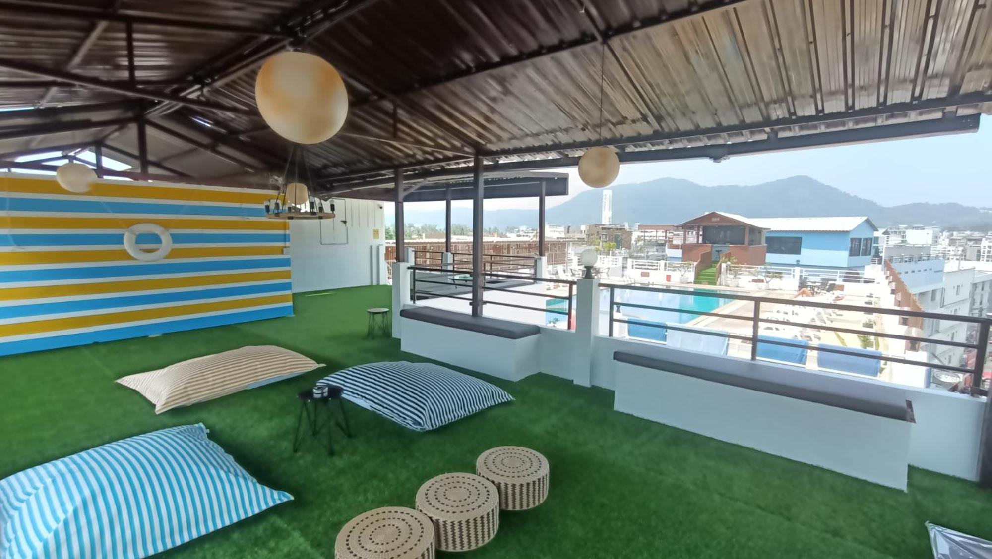 Issara Patong Beach 외부 사진