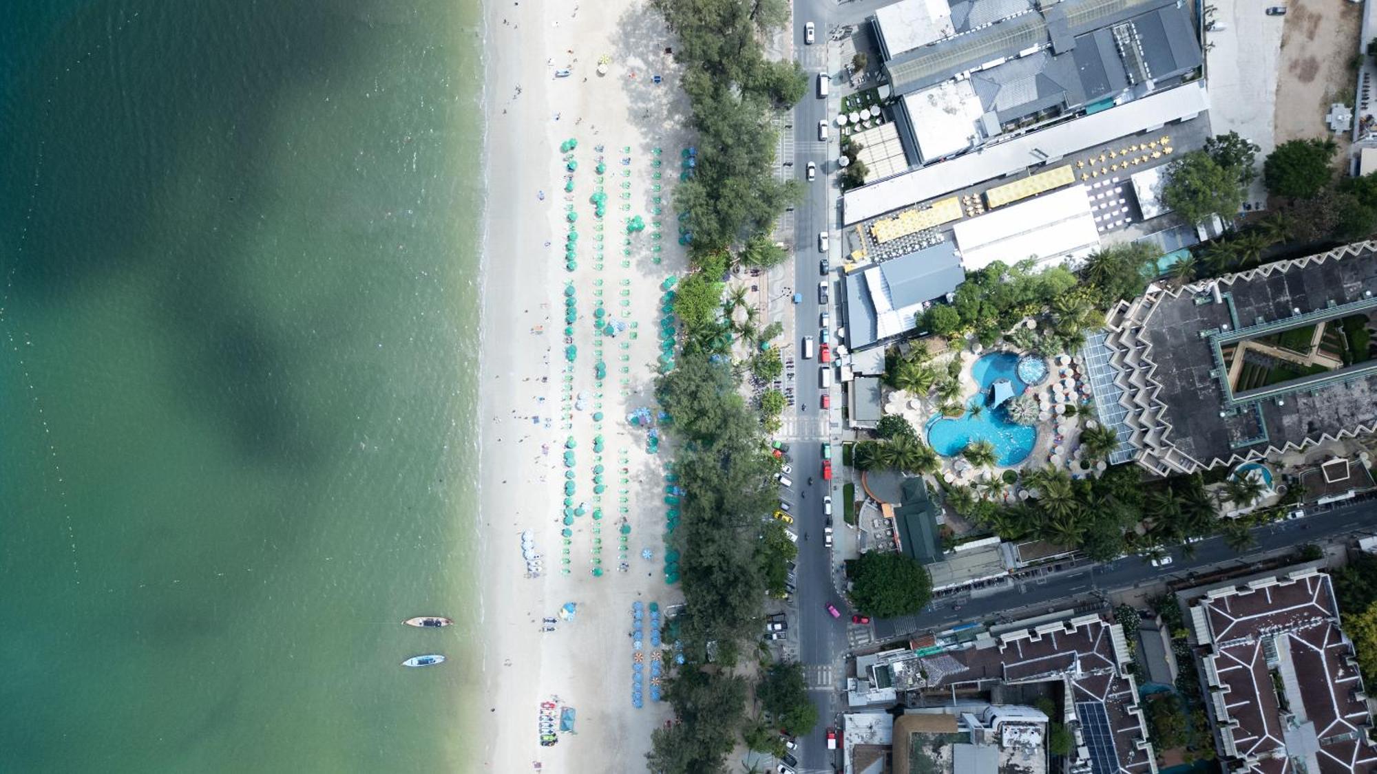 Issara Patong Beach 외부 사진