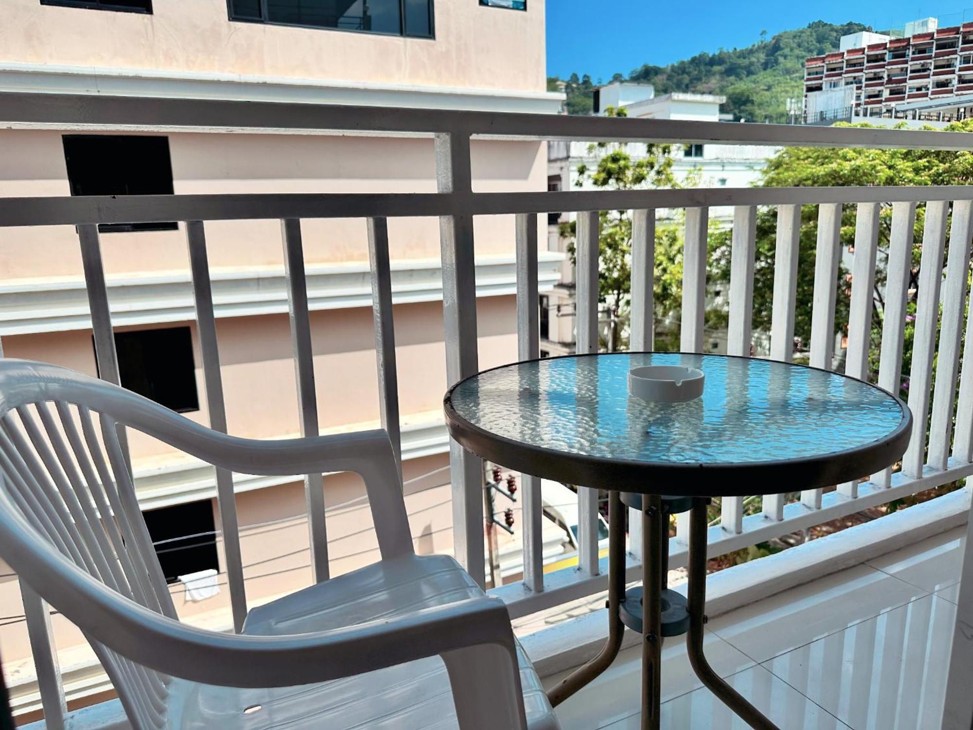 Issara Patong Beach 외부 사진