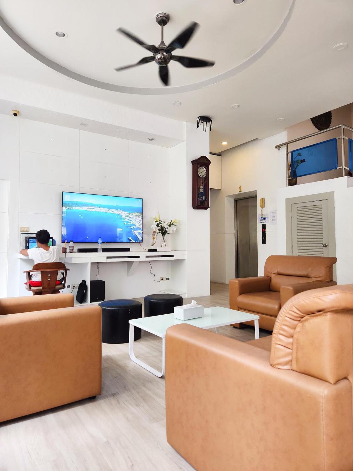 Issara Patong Beach 외부 사진